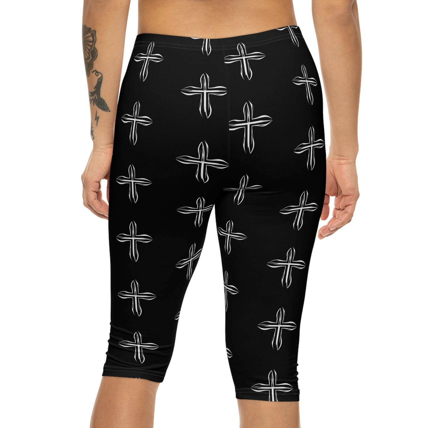 Stylish Black Cross Pattern Women’s Capri Leggings for Yoga, Fitness & Casual Wear
