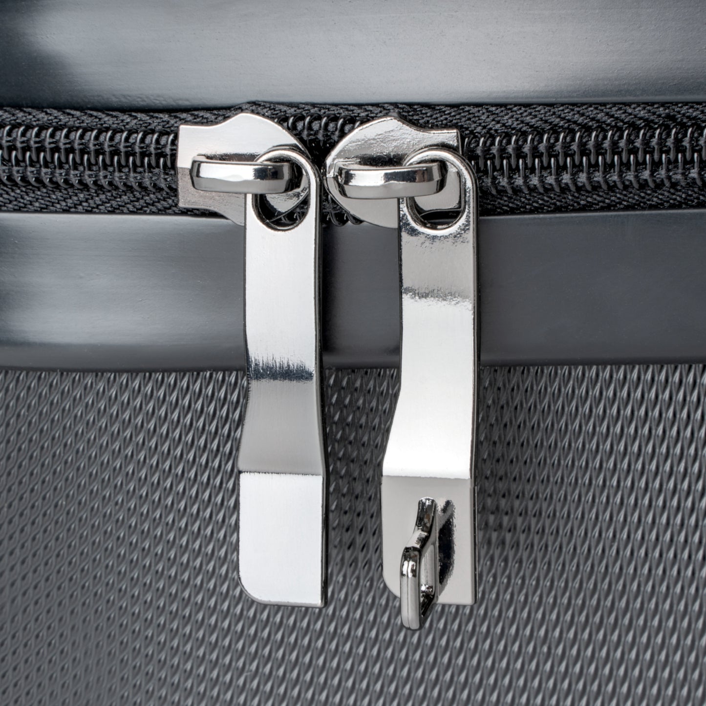 Floral Design Suitcase – Elegant Travel Gear for Adventure Lovers